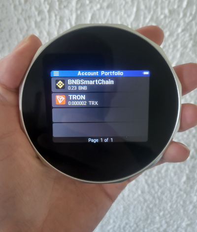 SecuX V20 hardware wallet for BNB Chain showing BNB cryptocurrency balance